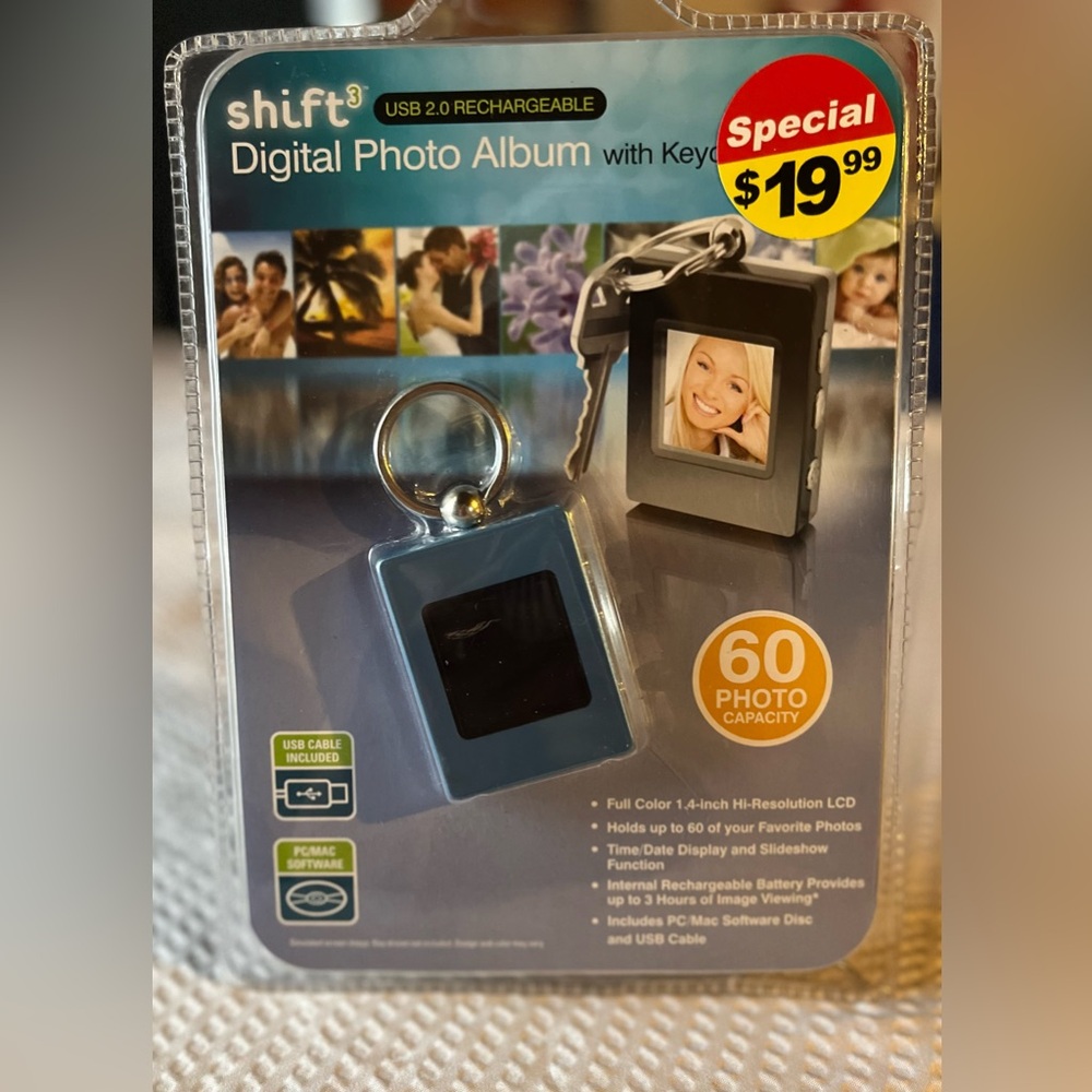 Shift3 Digital Photo Album W/Keychain Blue